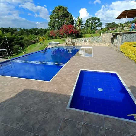 Hotel Campestre Los Mangos Quimbaya Kültér fotó