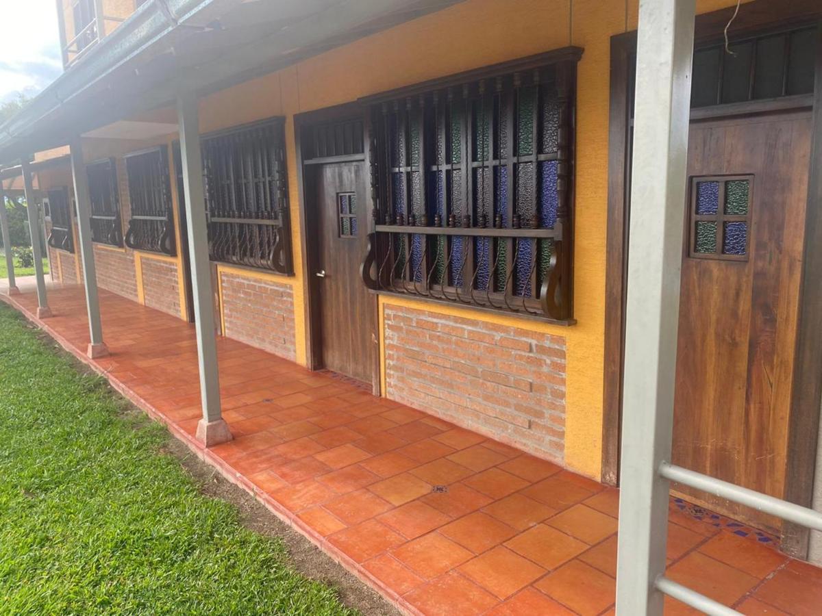 Hotel Campestre Los Mangos Quimbaya Kültér fotó