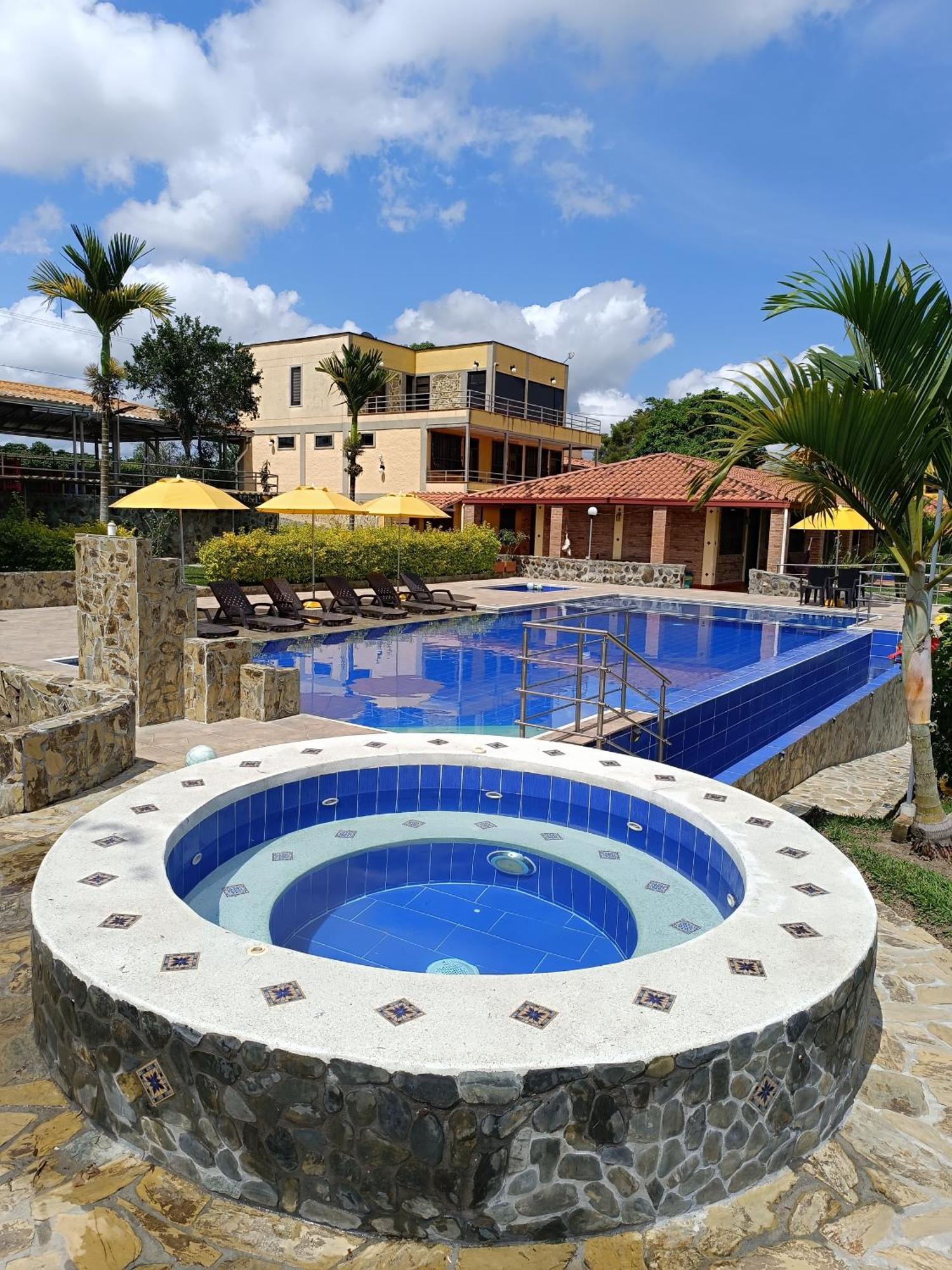 Hotel Campestre Los Mangos Quimbaya Kültér fotó