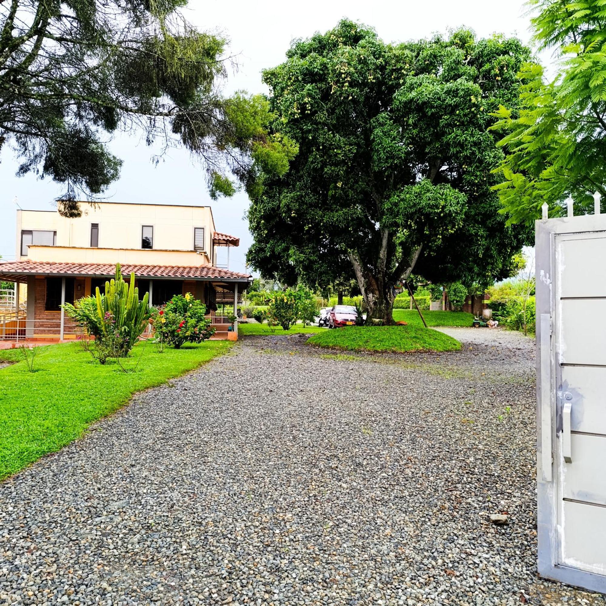 Hotel Campestre Los Mangos Quimbaya Kültér fotó